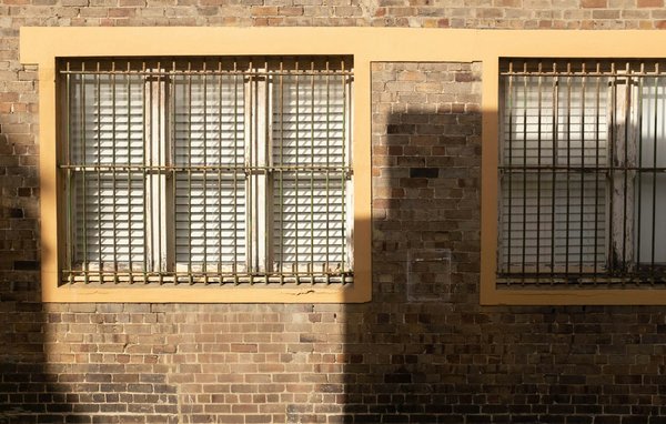 How to Design a Home Office with an Ergonomic Stand-Up Desk?